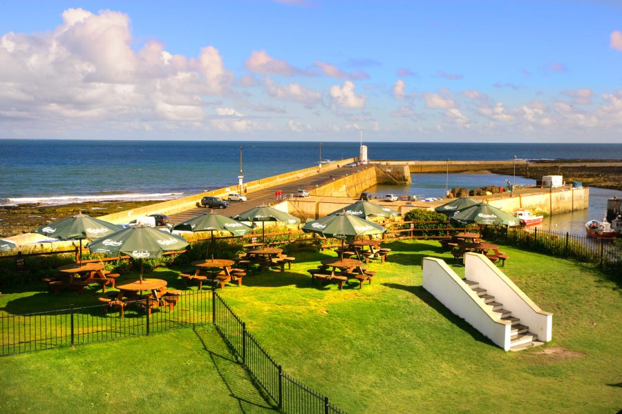 15-the-bamburgh-castle-inn-beer-garden-has-incredible-views-of-the-northumberland-coast-1