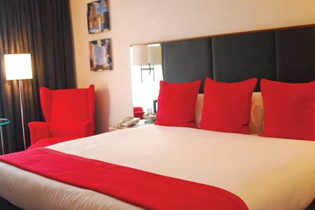 crowne-plaza-marlow-bedroom